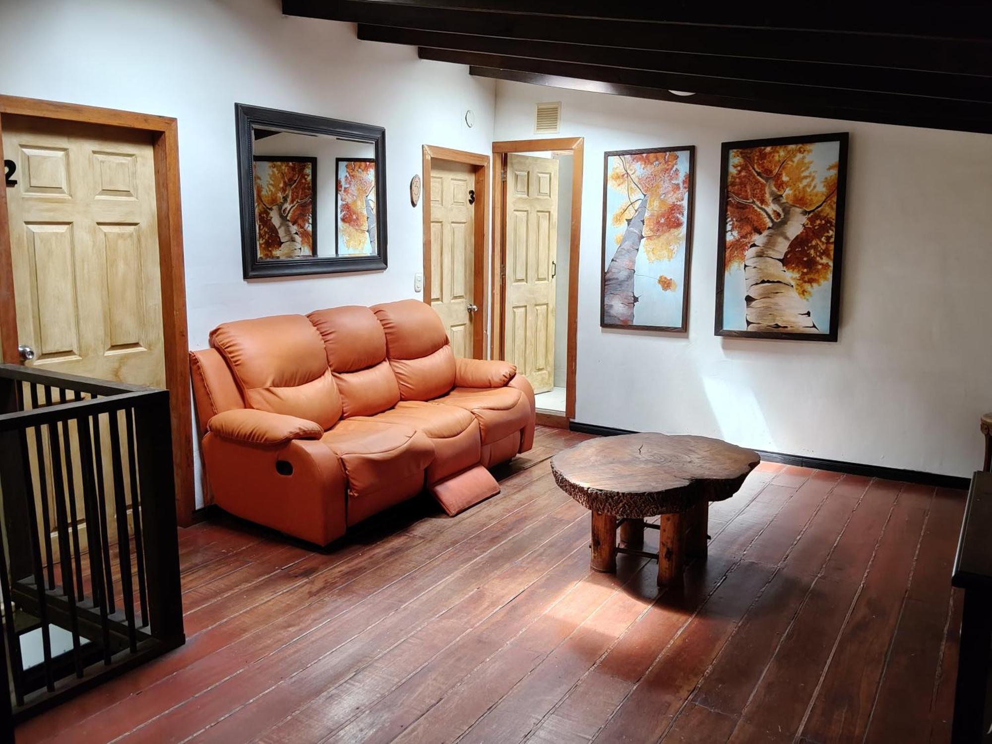 Casa La Eliana 旅馆