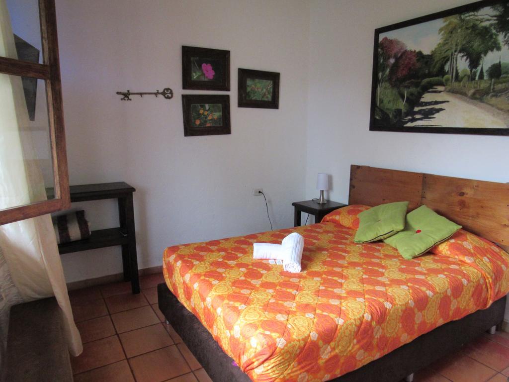 Casa La Eliana 旅馆
