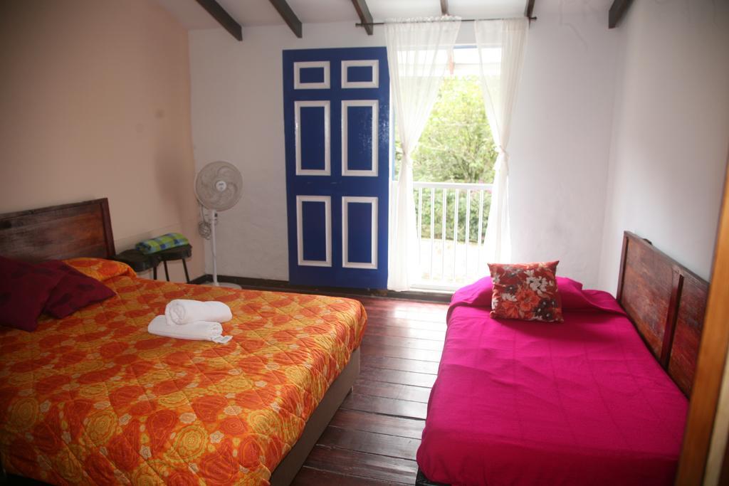 Casa La Eliana Hostal